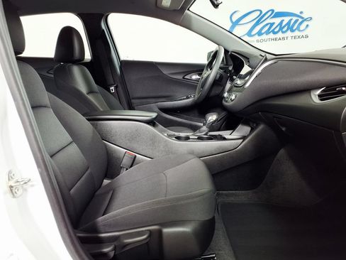 Used 2024 Chevrolet Malibu LS w/ Driver Confidence Package FWD image 12