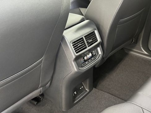 New 2025 Volkswagen Atlas Cross Sport SE AWD/4WD image 31