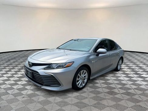 Used 2021 Toyota Camry LE AWD/4WD image 3