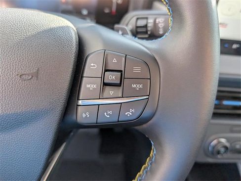 Used 2025 Ford Maverick Lobo image 9