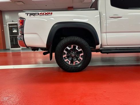 Certified 2023 Toyota Tacoma TRD Off-Road AWD/4WD image 30