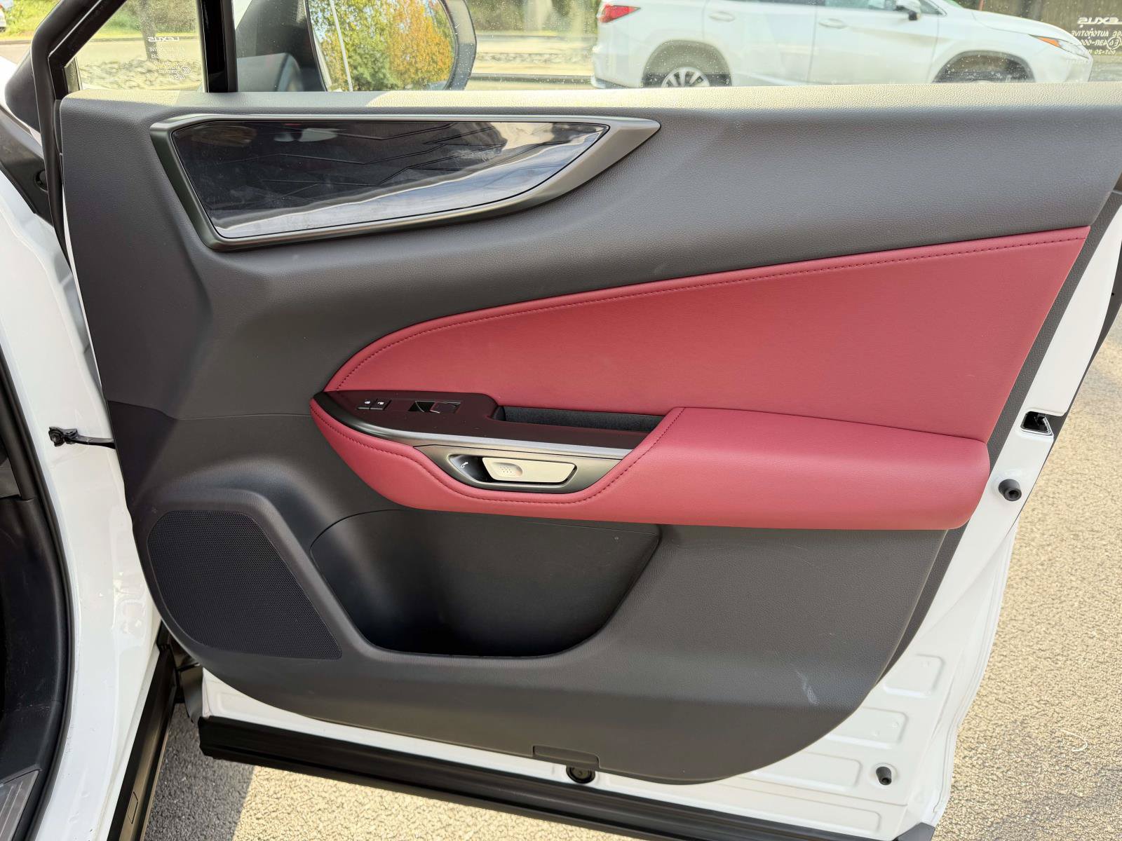 Used 2025 Lexus NX 350h AWD w/ Premium Package image 12