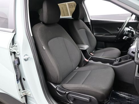 Certified 2025 Hyundai Kona SEL image 12
