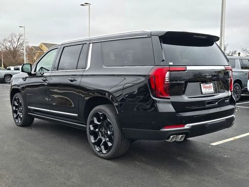 New 2026 GMC Yukon XL Denali w/ Denali Reserve Package image 8