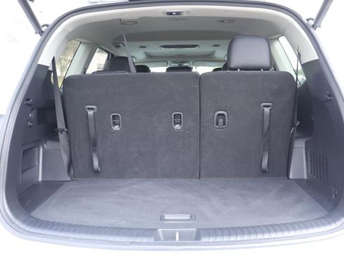 Used 2025 Kia Telluride EX image 16