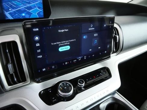 Certified 2025 Ford Expedition Active AWD/4WD image 23