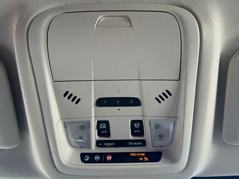 Used 2023 GMC Acadia Denali w/ Denali Technology Package image 34