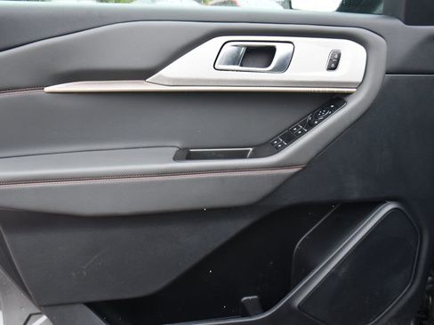 Certified 2025 Ford Explorer Active w/ Active Comfort Package AWD/4WD image 22