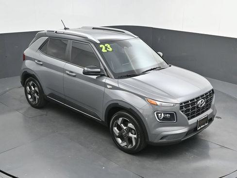 Used 2023 Hyundai Venue Limited FWD image 28