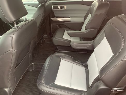 Used 2023 Ford Explorer XLT w/ Equipment Group 202A image 25