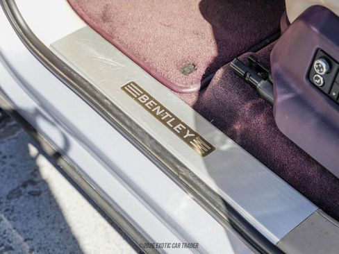 Used 2017 Bentley Bentayga image 38