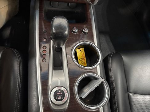 Used 2015 Nissan Pathfinder Platinum w/ Family Entertainment Package image 27