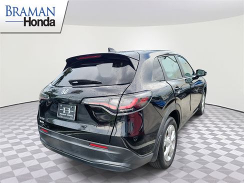 Certified 2024 Honda HR-V LX image 3