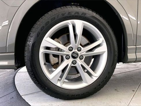 Certified 2023 Audi Q3 2.0T Premium w/ Convenience Package image 9