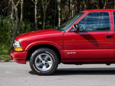 Used 2001 Chevrolet S10 Pickup LS w/ Preferred Equipment Group RWD image 15