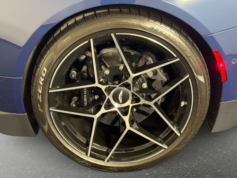 Used 2025 Aston Martin Vanquish V12 image 18