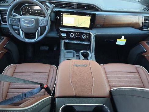 New 2026 GMC Sierra 2500 Denali Ultimate AWD/4WD image 14