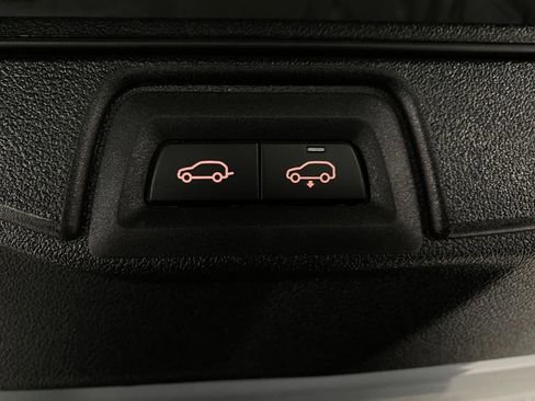 Certified 2025 BMW X7 M60i w/ Climate Comfort Package image 6