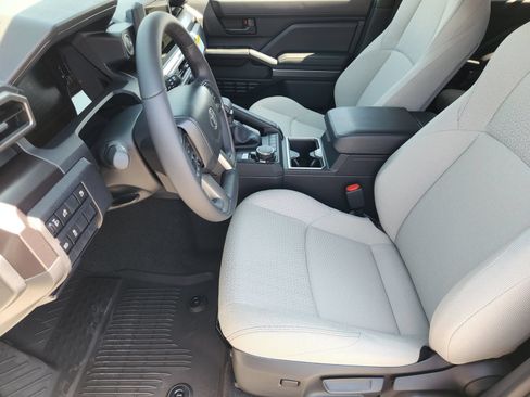 New 2026 Toyota 4Runner SR5 AWD/4WD image 13