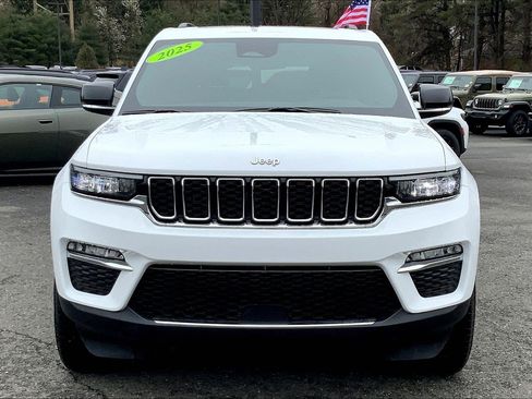 Certified 2025 Jeep Grand Cherokee Limited AWD/4WD image 3