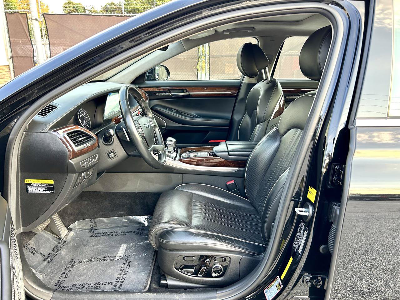 Used 2017 Genesis G90 5.0 Ultimate AWD/4WD image 9
