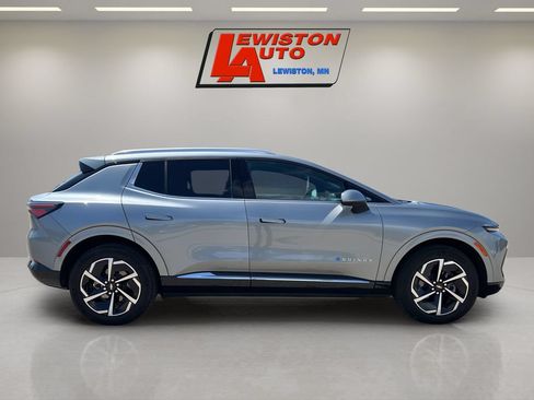 Used 2025 Chevrolet Equinox EV LT w/ Convenience Package AWD/4WD image 13