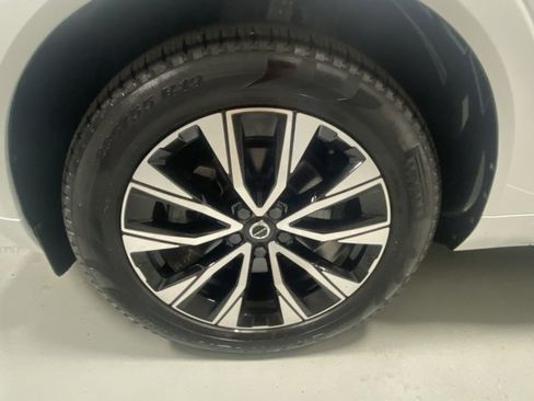 Used 2023 Volvo XC60 B5 Core w/ Climate Package image 5