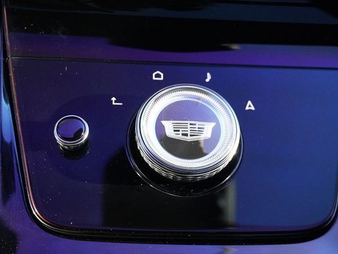 Used 2025 Cadillac Escalade Premium Luxury w/ LPO, Floor Liner Package image 74