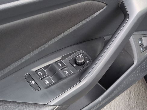 Used 2024 Volkswagen Jetta SE FWD image 15