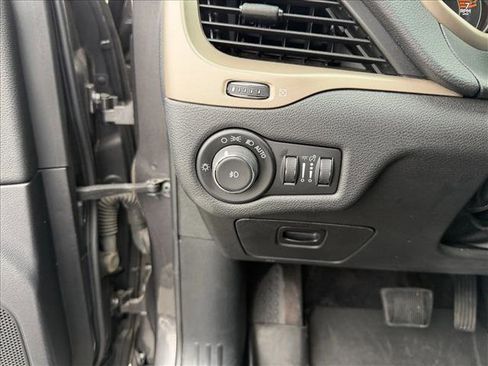 Used 2017 Jeep Cherokee Latitude w/ Cold Weather Group image 13