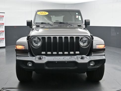 Used 2021 Jeep Wrangler Unlimited Sport AWD/4WD image 3