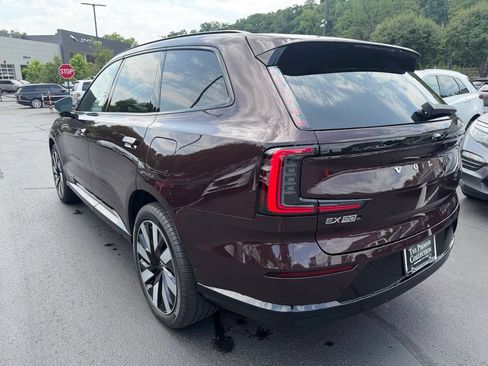 Used 2025 Volvo EX90 Ultra AWD/4WD image 2
