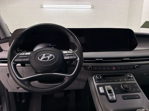 Used 2025 Hyundai Palisade SEL FWD image 9