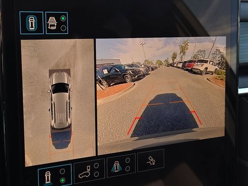 Used 2025 GMC Acadia Elevation image 23