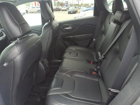 Used 2023 Jeep Cherokee Altitude Lux AWD/4WD image 8