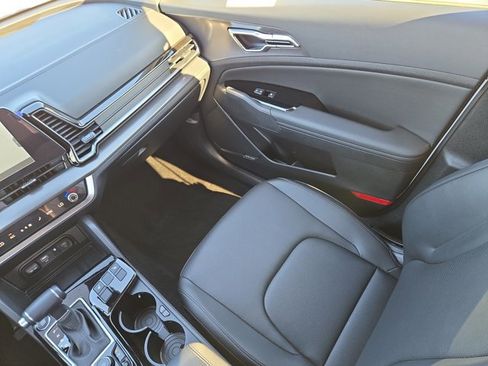 New 2025 Kia Sportage SX image 15