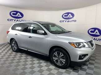 Used 2019 Nissan Pathfinder SL FWD video 1