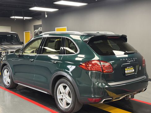 Used 2012 Porsche Cayenne S image 8