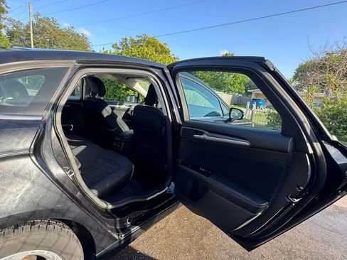 Used 2013 Ford Fusion SE image 13