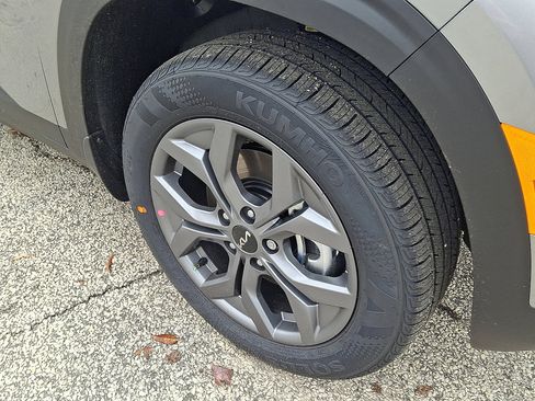 New 2026 Kia Seltos LX image 4