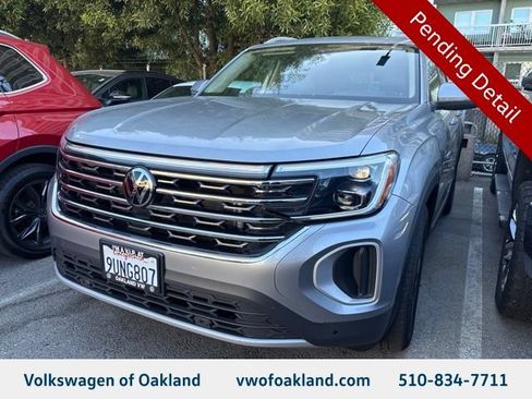 Used 2025 Volkswagen Atlas SEL AWD/4WD image 1