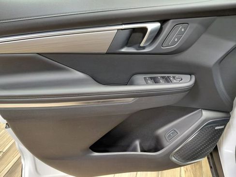 Used 2025 Buick Enclave Preferred image 41