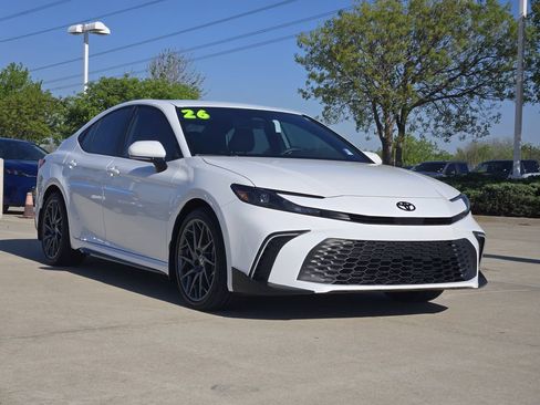 Used 2026 Toyota Camry SE w/ Multimedia Upgrade Package image 3