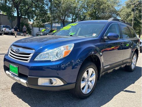 Used 2011 Subaru Outback 2.5i Premium AWD/4WD image 1