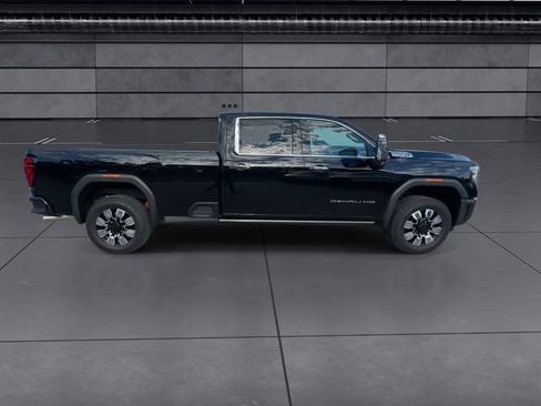 Used 2025 GMC Sierra 3500 Denali w/ Denali Reserve Package image 9