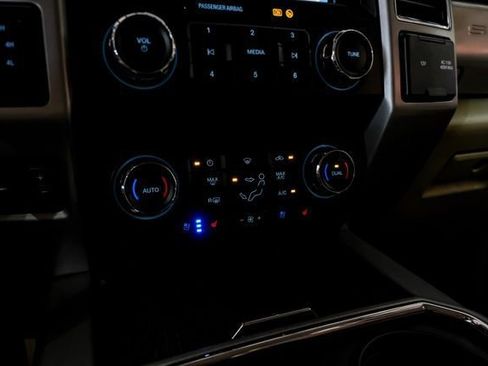 Used 2020 Ford F350 Lariat w/ Lariat Value Package AWD/4WD image 21