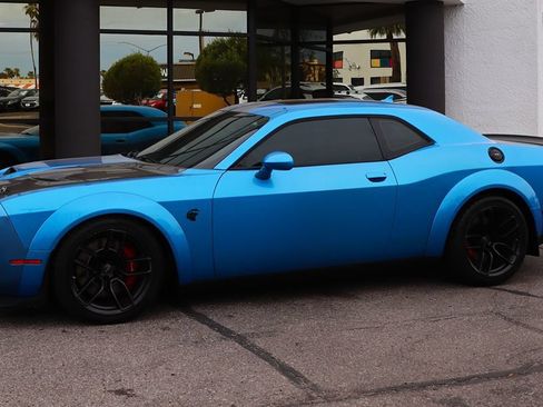 Used 2018 Dodge Challenger SRT Hellcat RWD image 8