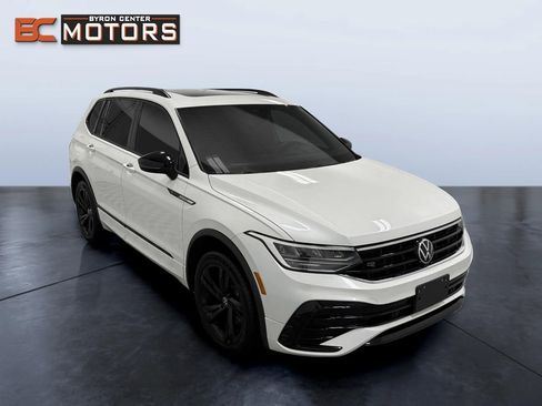 Used 2023 Volkswagen Tiguan SE R-Line image 7