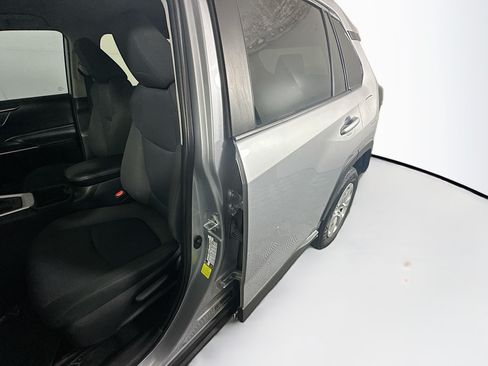 Used 2022 Toyota RAV4 LE FWD image 12