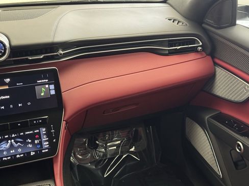 Used 2024 Maserati Grecale Trofeo image 34